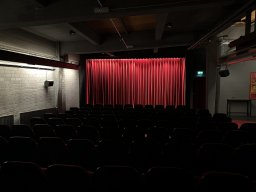 2026-08-30 (3) Kampnagel Alabama Kino vor der Vorstellung noch leer